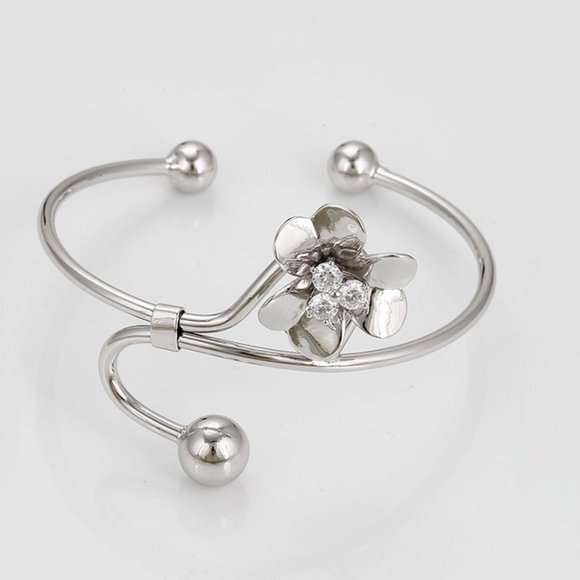 Stunning Flower Bangle Bracelet - Picture 4 of 10